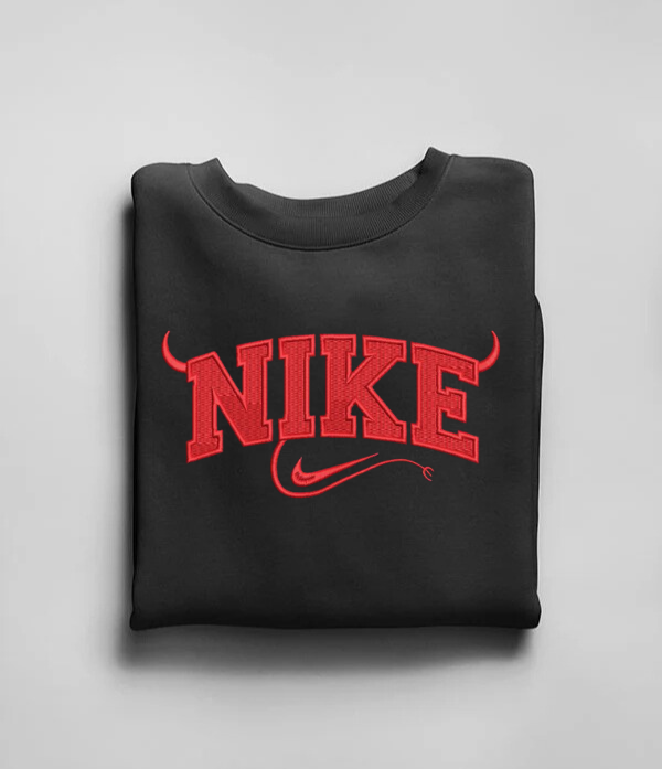 Siuvinėtas džemperis "Demon"