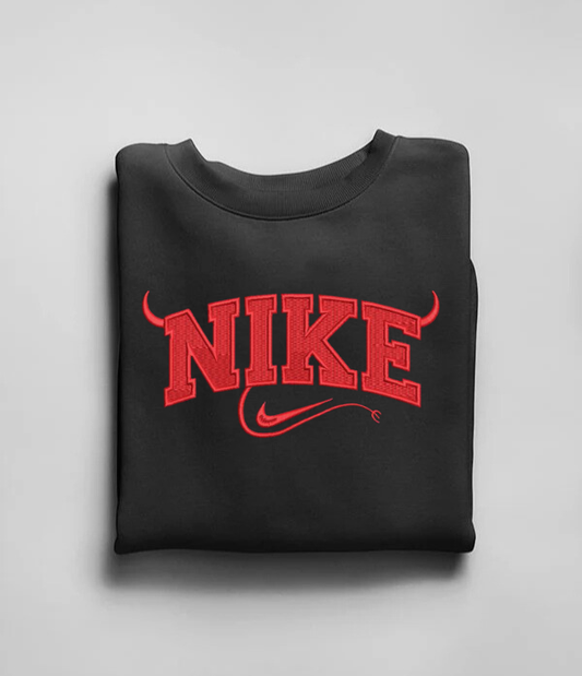 Siuvinėtas džemperis "Demon"