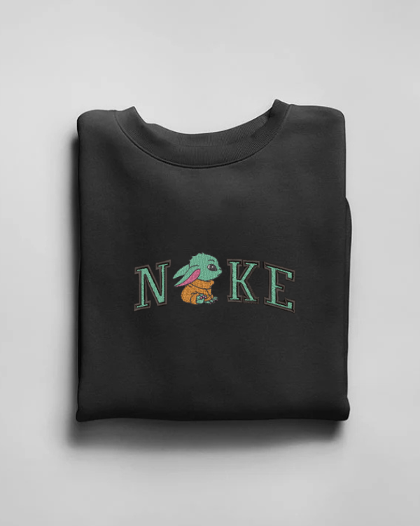 Siuvinėtas džemperis "Baby Yoda"